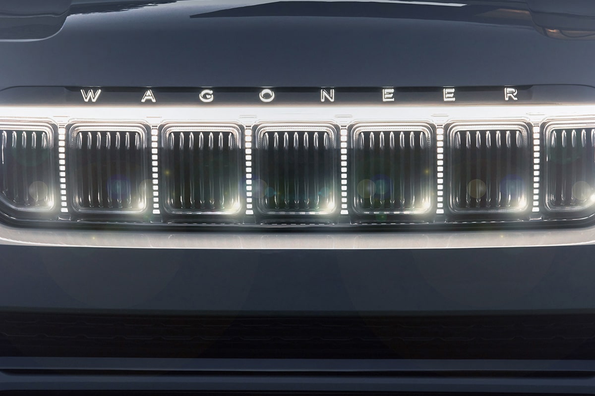 frente de um SUV Wagoneer