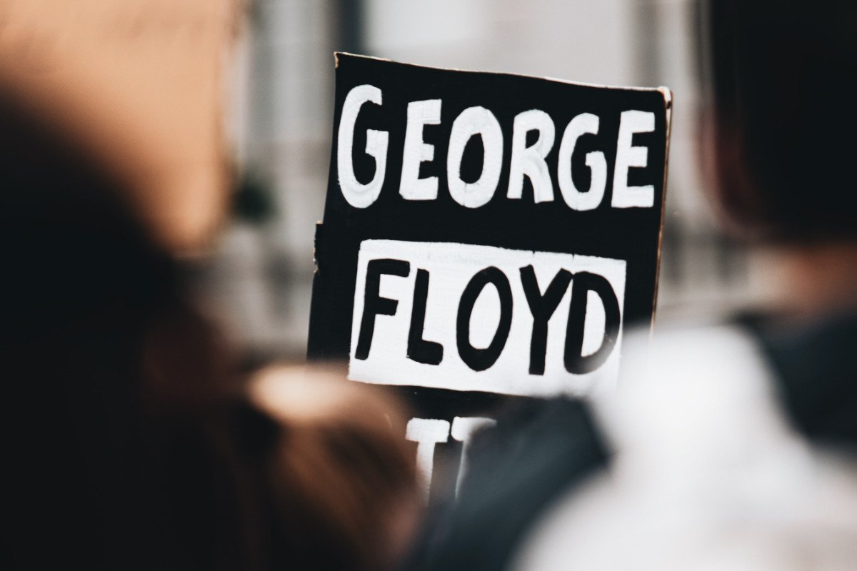 Foto de manifestação em apoio a George Floyd e BLM
