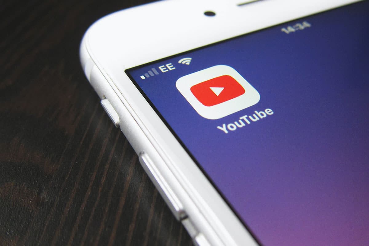 YouTube muda regra de anúncios e retira palavras-chaves que possam gerar em ódio racial. Foto: HelloImNik/Unsplash