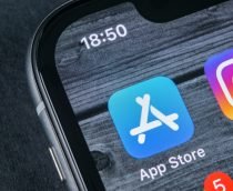 Apple decide que Parler pode voltar para a App Store