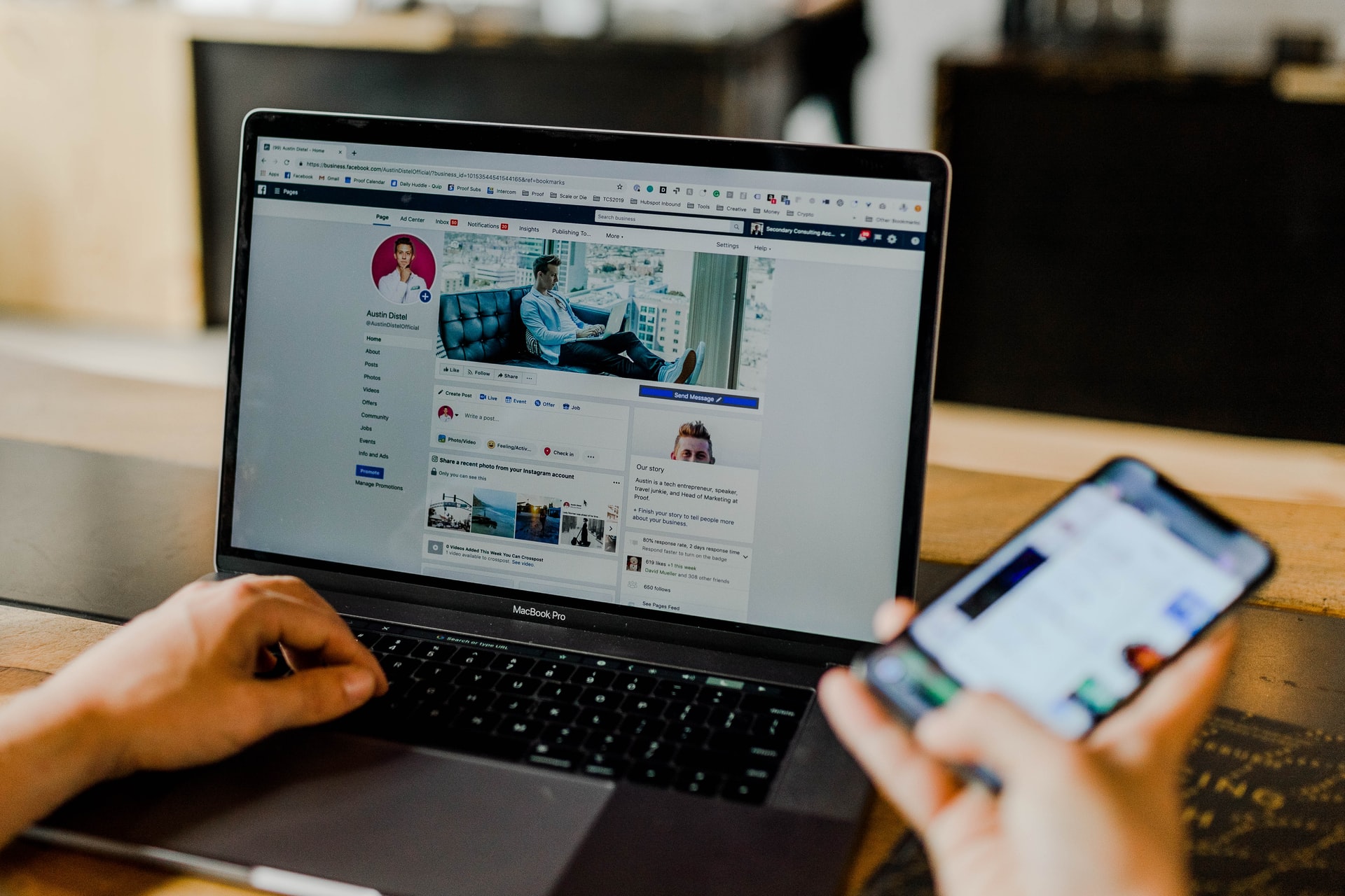 Facebook é citado pelo Linkedin como uma das 25 empresas ideais para se desenvolver carreira no Brasil. Foto: Austin Distel/Unsplash