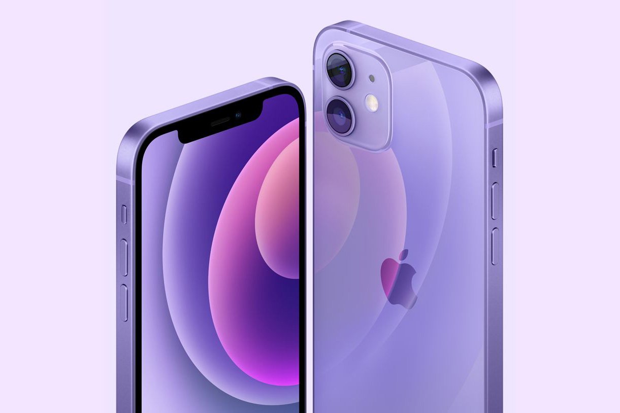Montagem com o novo iPhone 12 roxo em visualização frontal e traseira