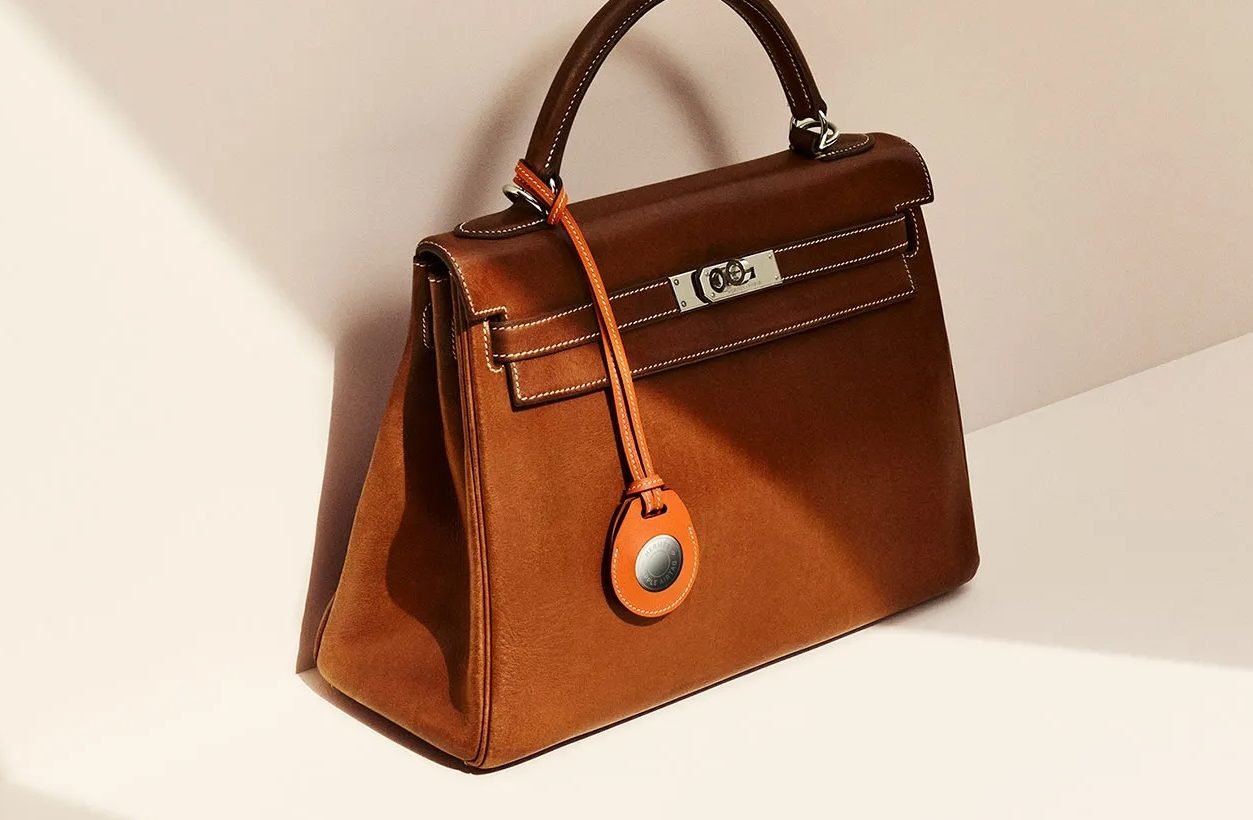AirTag da Apple em acessório de luxo da Hermès