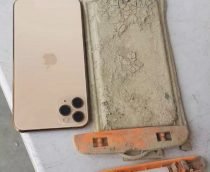 Lago seca e iPhone 11 é recuperado após um ano perdido no fundo