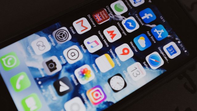 aplicativos na tela de celular