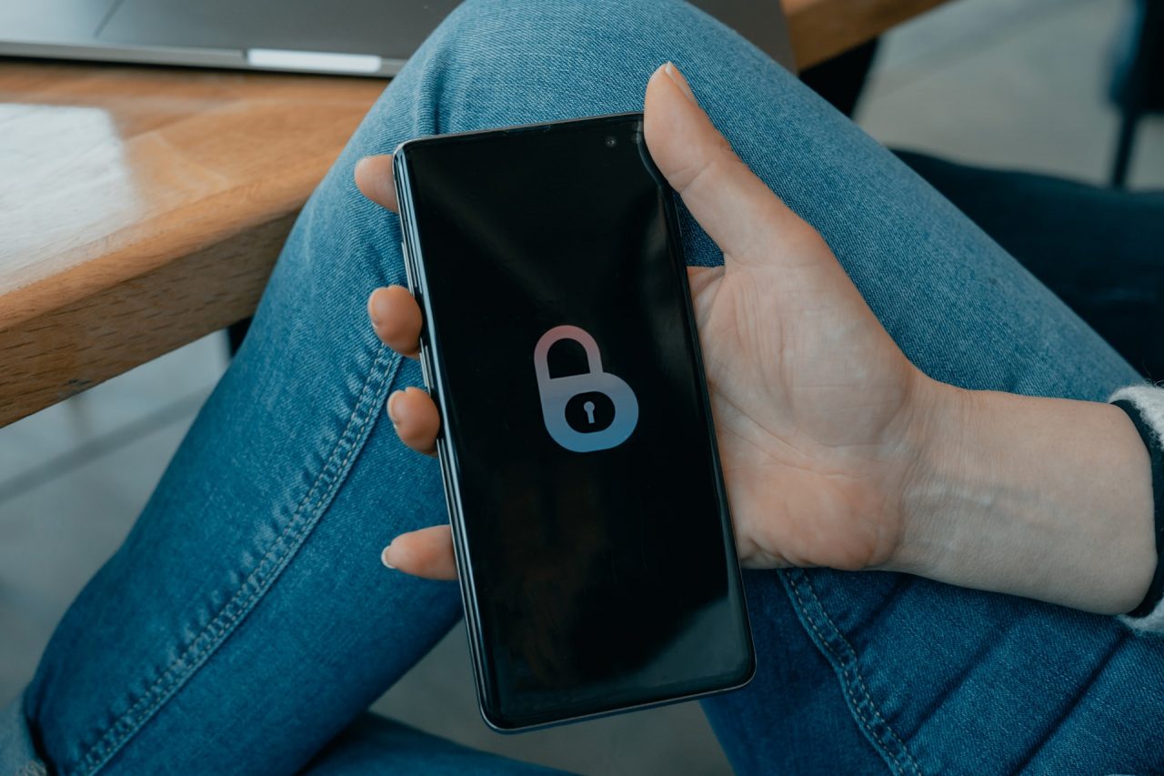 Dicas para evitar o vazamento de dados. Foto: Tech Daily/Unsplash