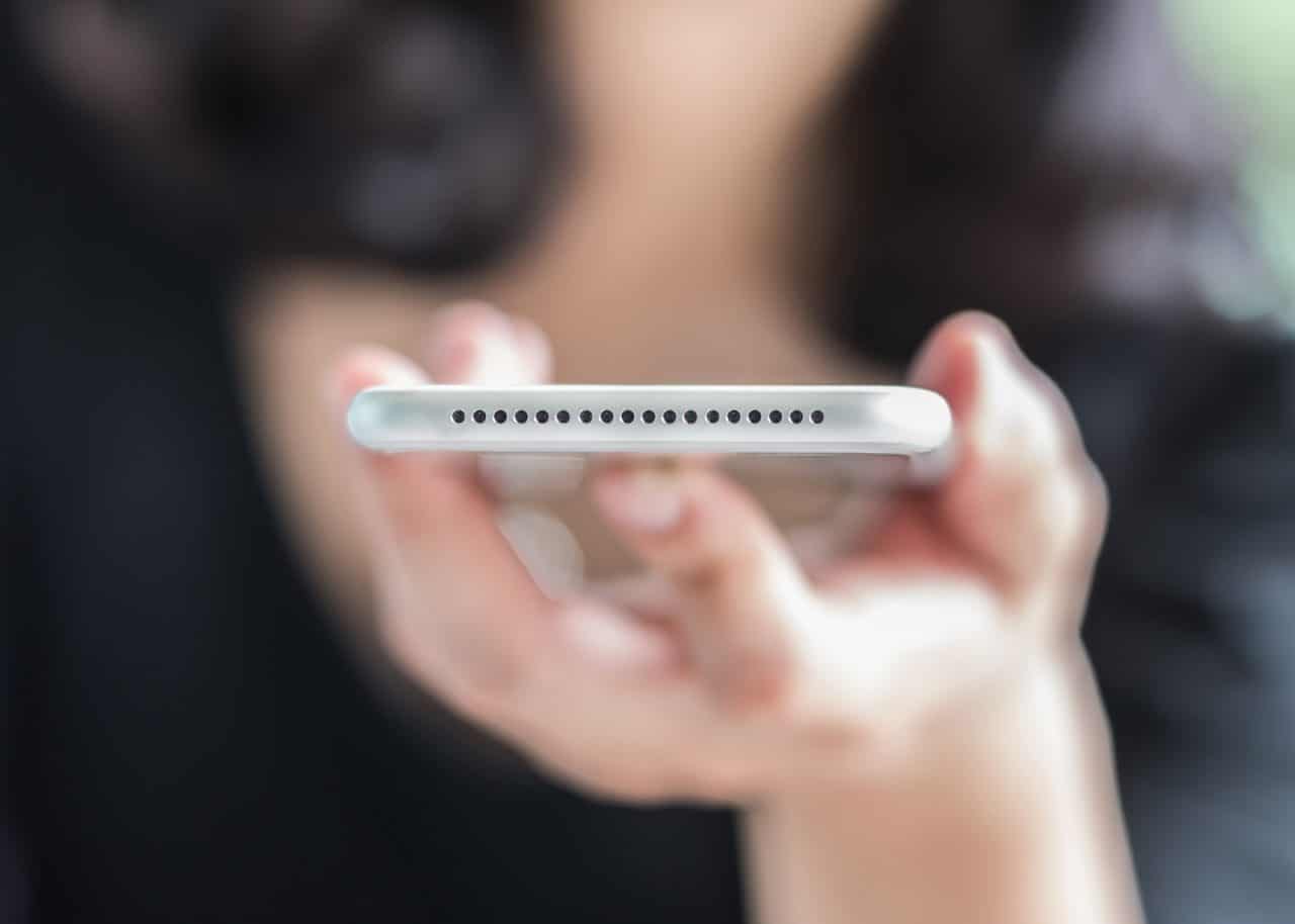 Alto-falante de um iPhone