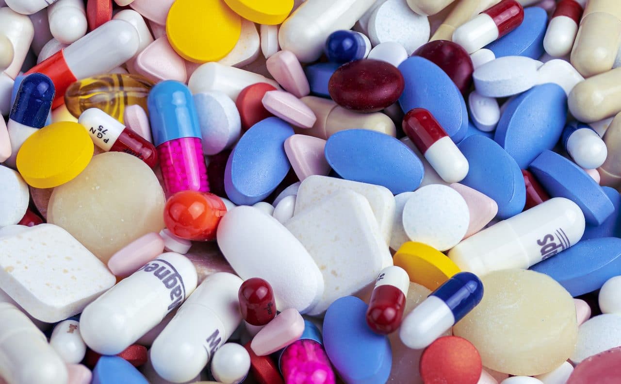 ONG acusa Facebook de permitir anúncios de medicamentos para adolescentes. Imagem: Myriam Zilles/Unsplash