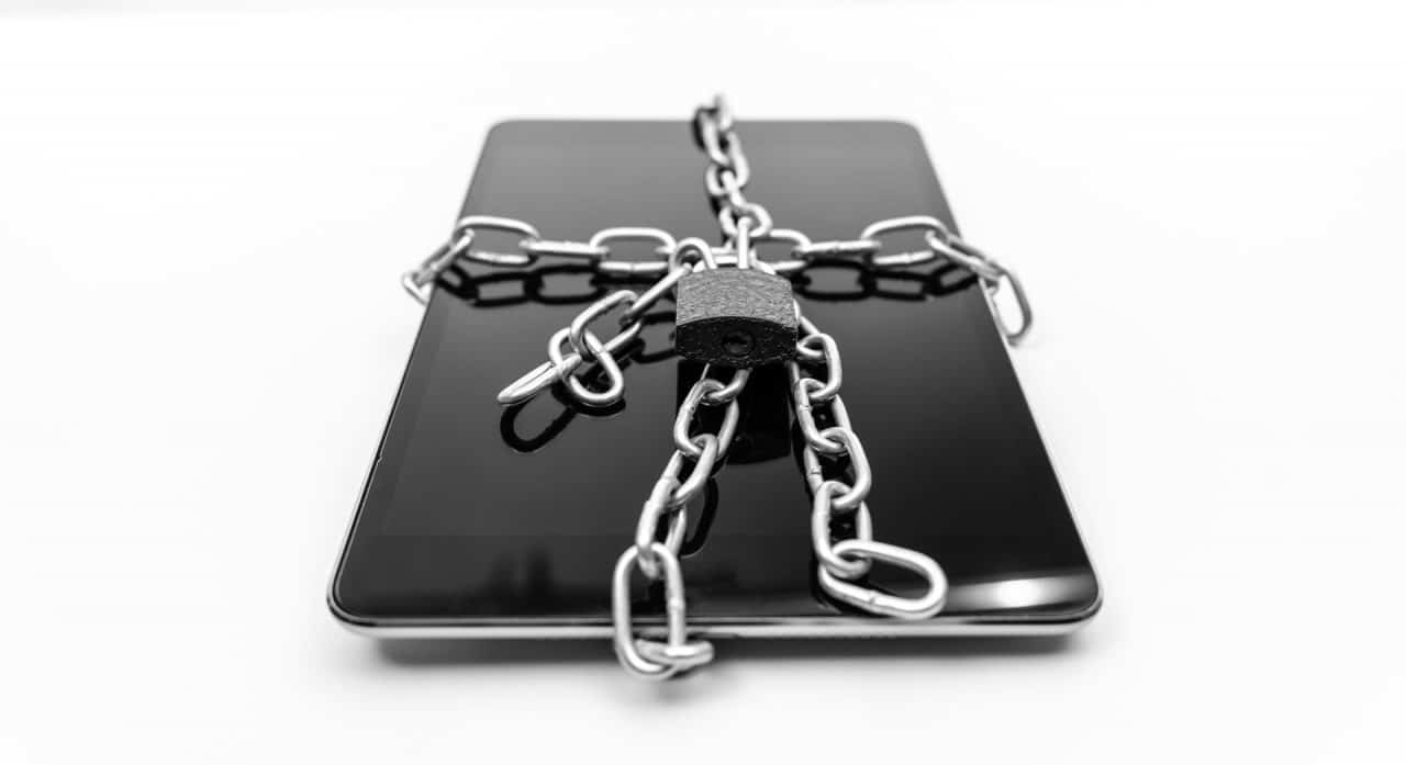 Anatel apreende 346 mil carregadores de celular pirata no primeiro trimestre de 2021
