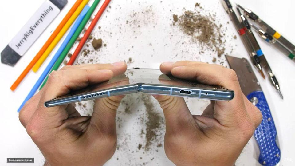 Huawei Mate X2 no teste de durabilidade