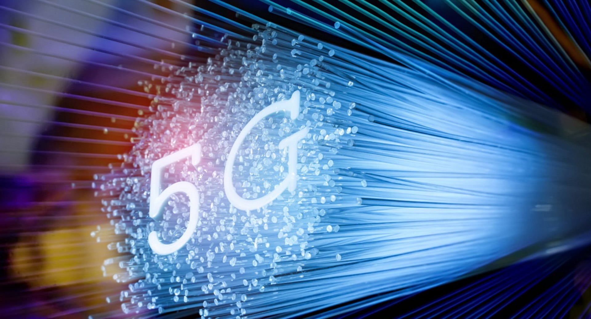Imagem mostra 5G escrito em letras grandes, ilustrando crescimento da tecnologia destes chips no mundo