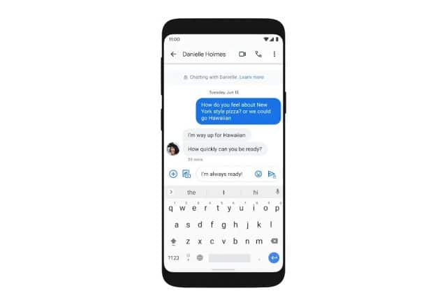 tela de um celular com o Google Messages, em que há um cadeado ao lado do botão de envio da mensagem, significando que está criptografada