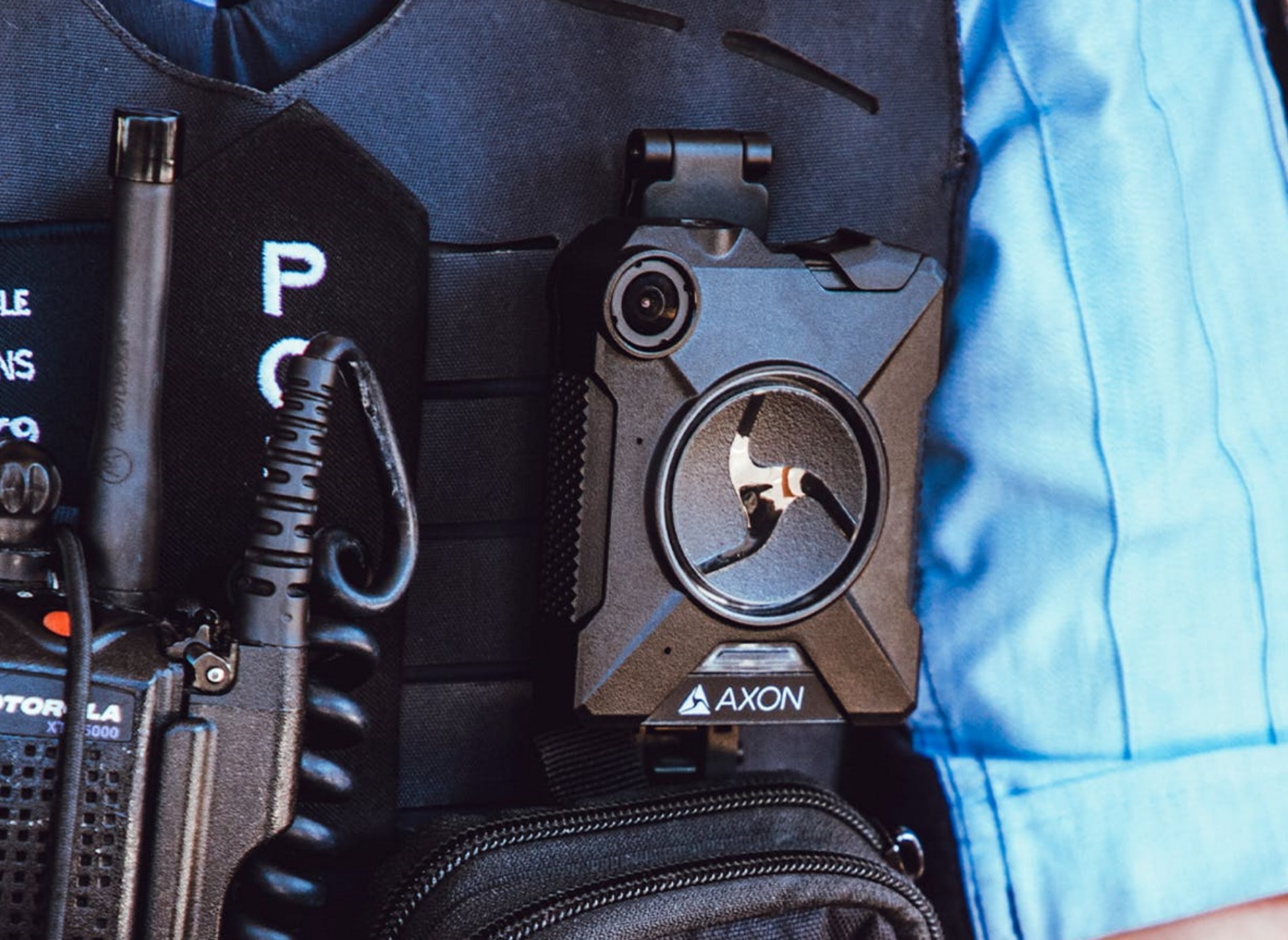 Imagem mostra modelo de câmera que estaria sendo colocada pela Apple em funcionários na China, para impedir vazamentos de informações