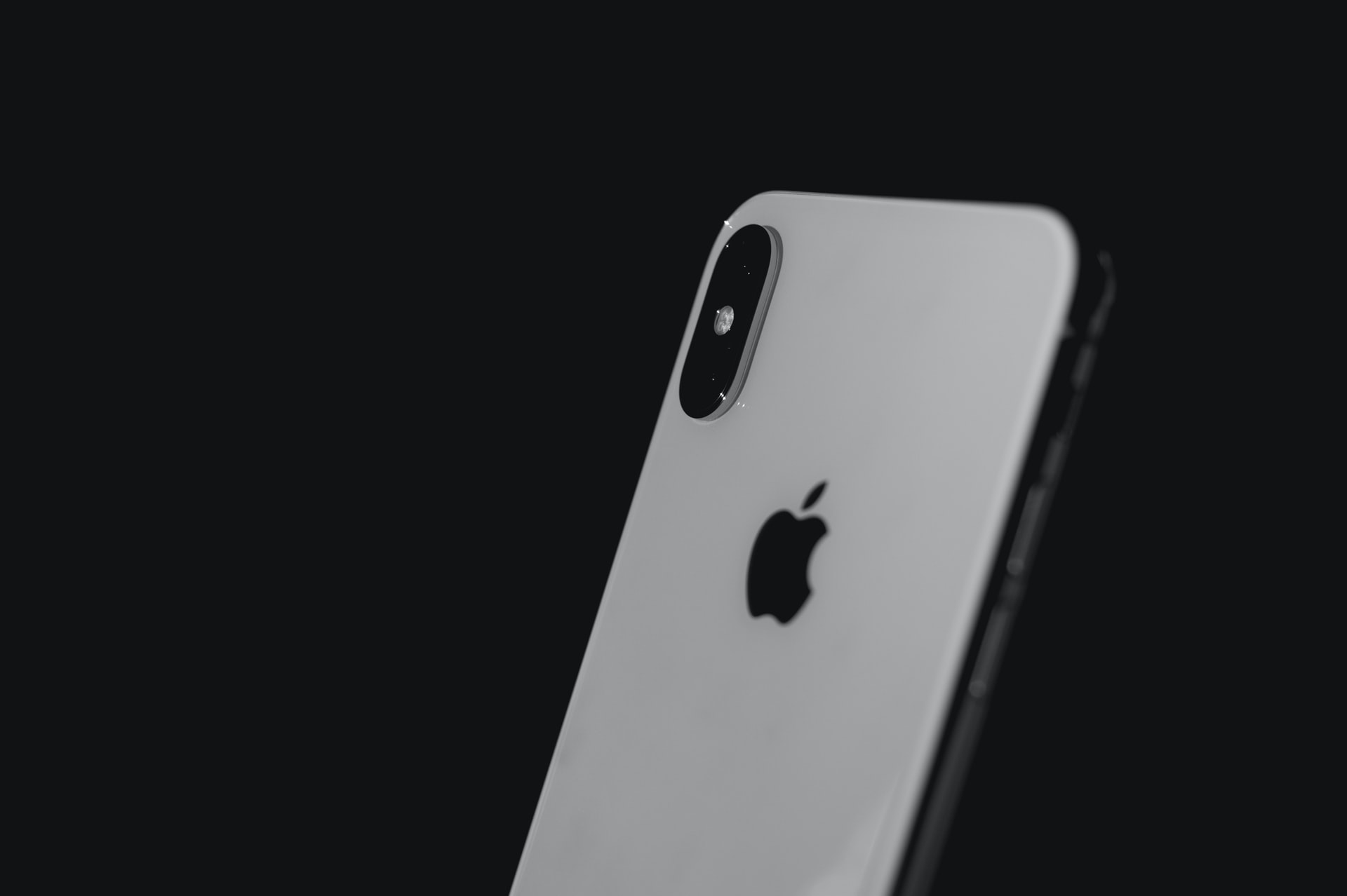 Novos documentos do processo da Epic Games sugerem que 25% dos usuários mudam da Apple para Android quando sai um iPhone novo. Imagem: Blocks/Unsplash