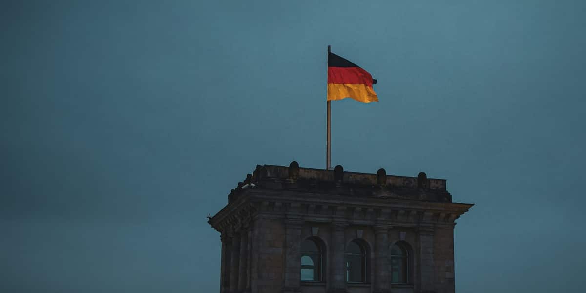 Alemanha abre investigação sobre a Apple