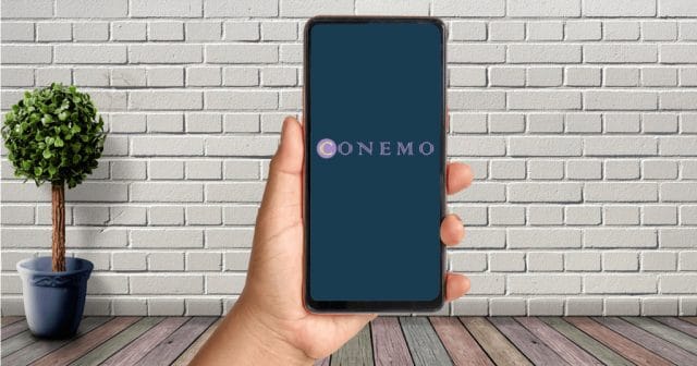 tela de um celular com o nome do app Conemo
