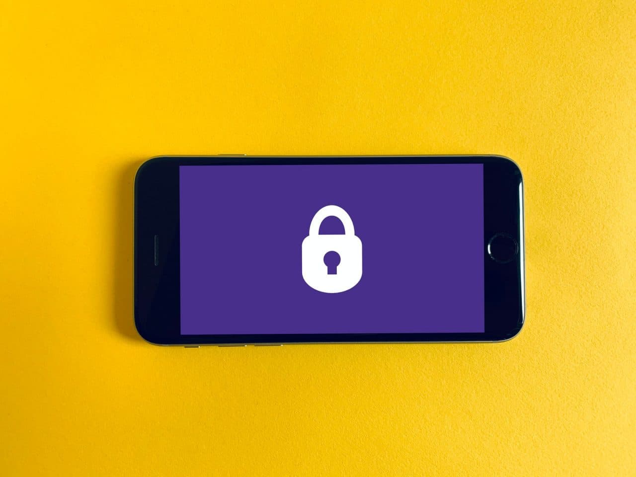 Procon realiza reunião de segurança com empresas de tecnologia para debater mecanismo de proteção ao consumidor em caso de roubo de smartphones. Imagem: Franck/Unsplash