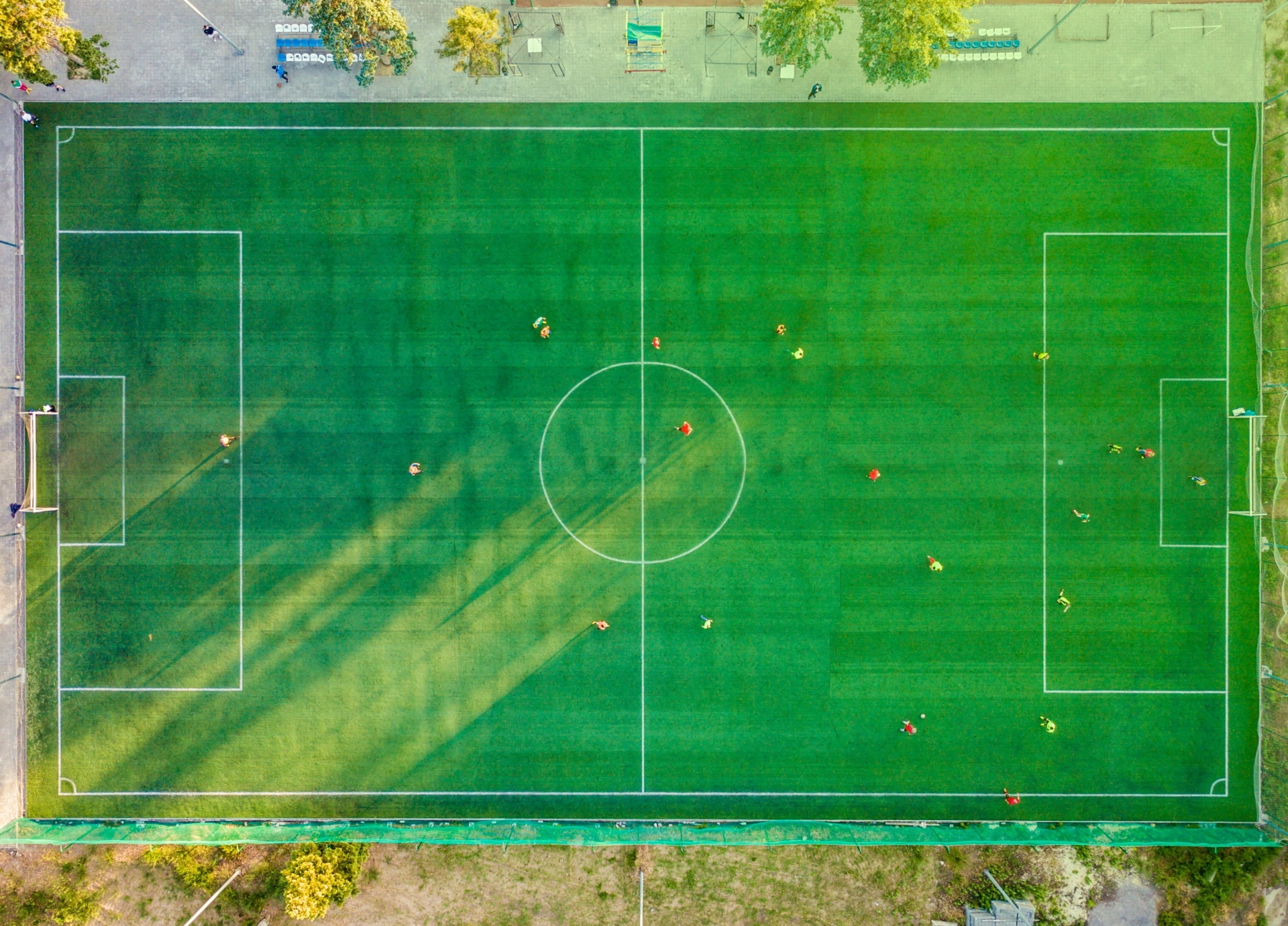 Imagem mostra campo de futebol, simbolizando parceria firmada pelo TikTok para transmitir jogos da Série C do Brasileirão
