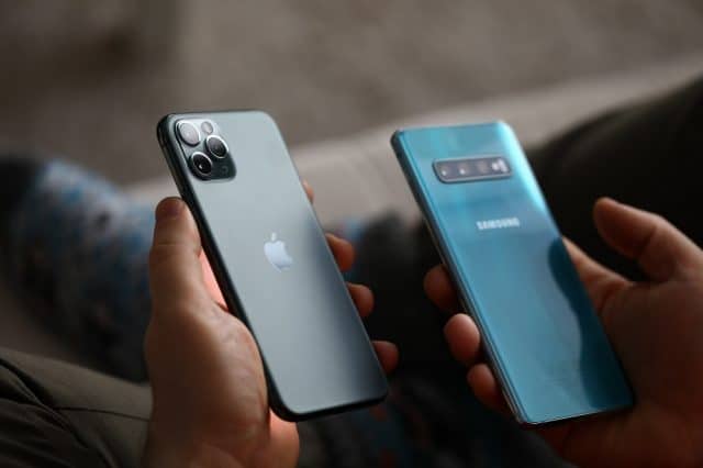 Apple iPhone 11 Pro e Samsung Galaxy S10