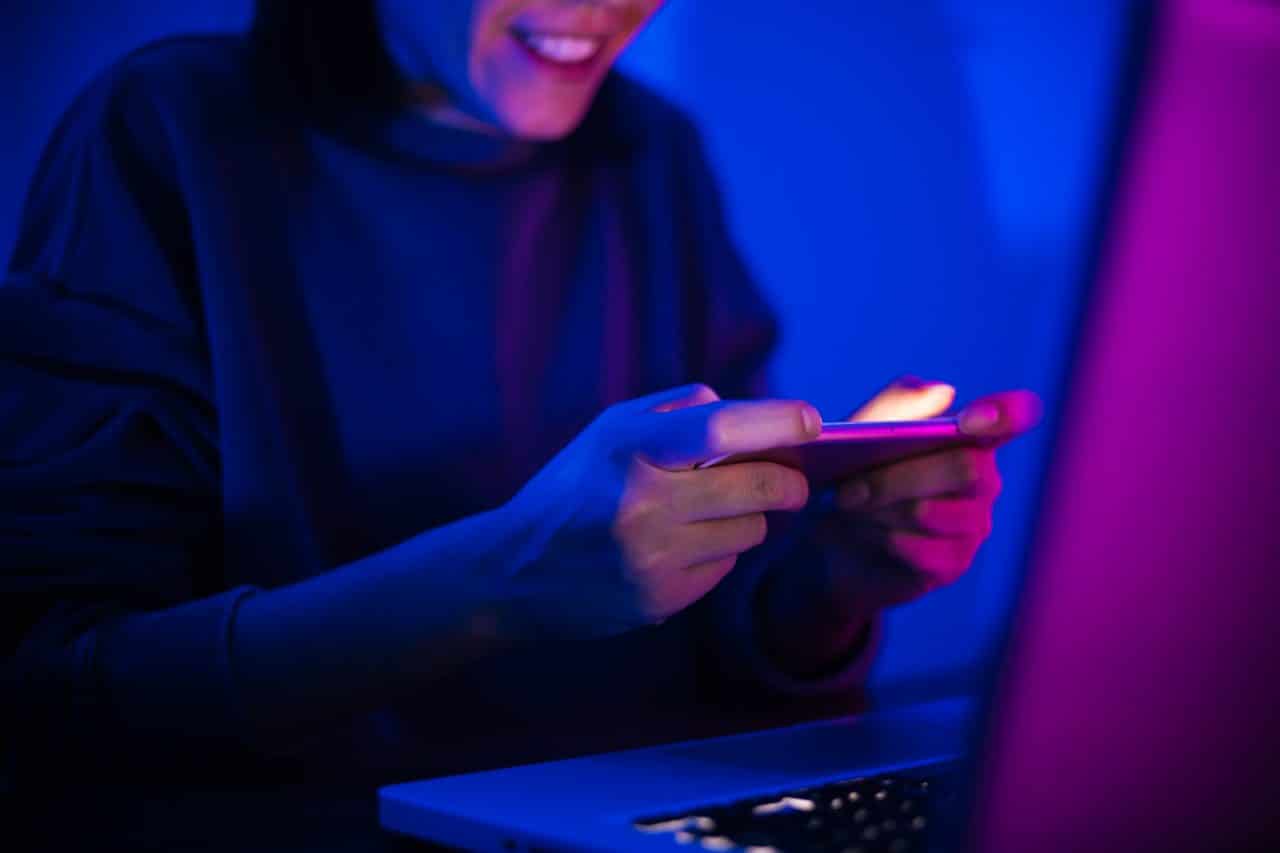 Aprenda a jogar com o seu smartphone em outras telas. Imagem: agrobacter/iStock
