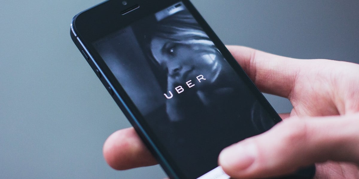 Companhia está colocando tablets com reconhecimento facial em Ubers
