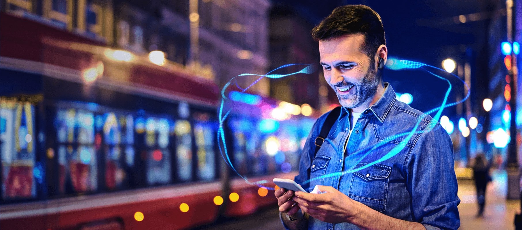 Usuário de dispositivo de áudio para ilustrar um design de referência com o Snapdragon Sound