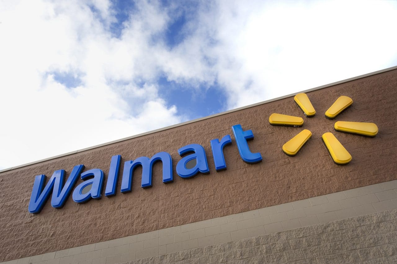 Fachada de uma loja do Walmart, nos EUA, onde a Samsung distribuirá 740 mil aparelhos Galaxy XCover Pro para os funcionários da multinacional