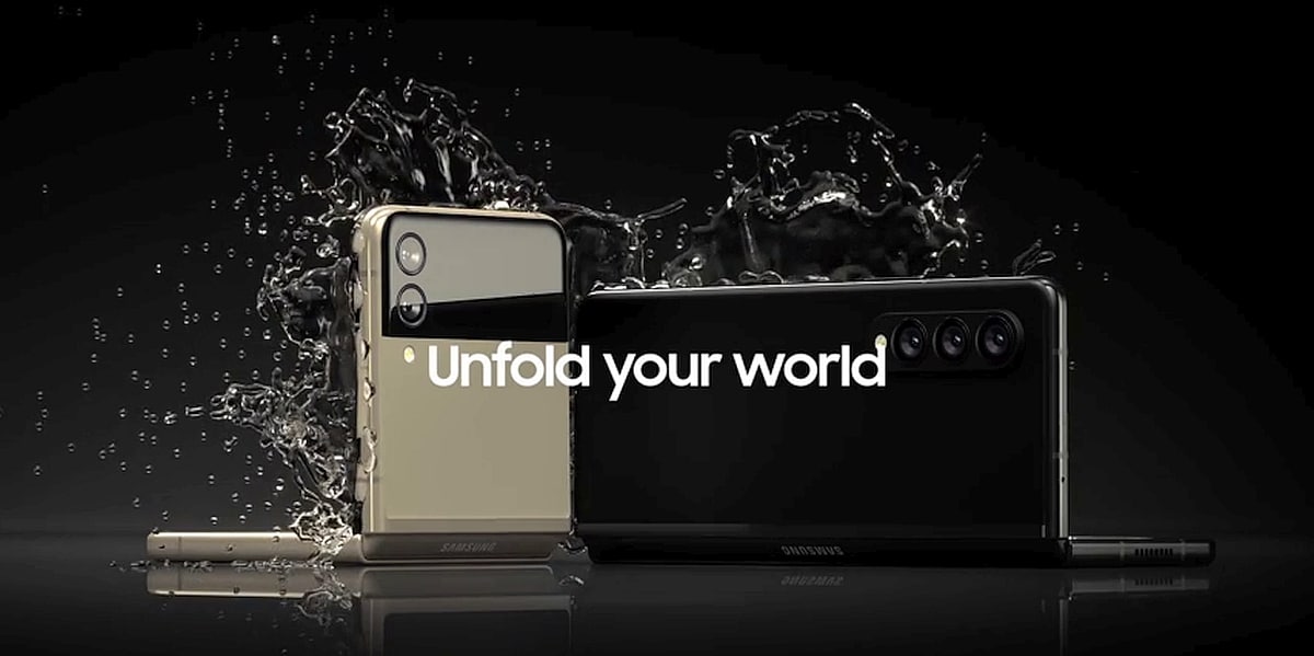 Imagem promocional dos Galaxy Z Flip 3 e Z Fold 3, com destaque para a câmera