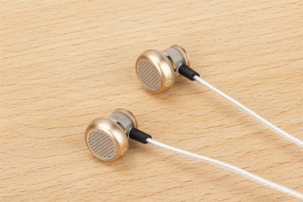 Imagem promocional do fone de ouvido Astrotec Lyra Mini