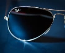 Facebook vai lançar óculos smart em parceria com a Ray-Ban