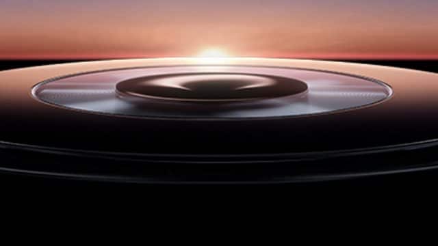 Imagem mostra lente principal do Honor Magic 3 na horizontal e sol ao fundo, simbolizando que uma nova era nascerá no lançamento do flagship, dia 12 de agosto