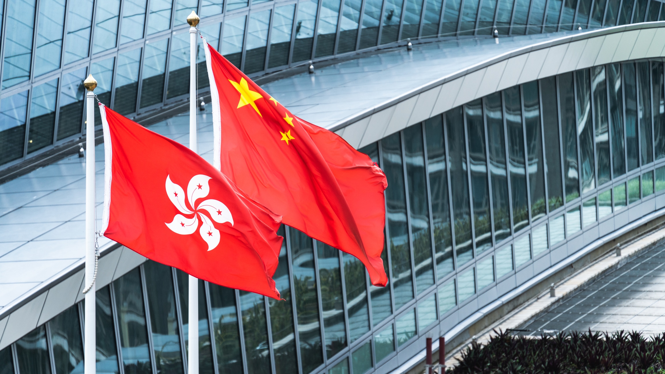 Facebook e Google assinam carta em que ameaçam sair de Hong Kong. Imagem: Sushiman/iStock Photos