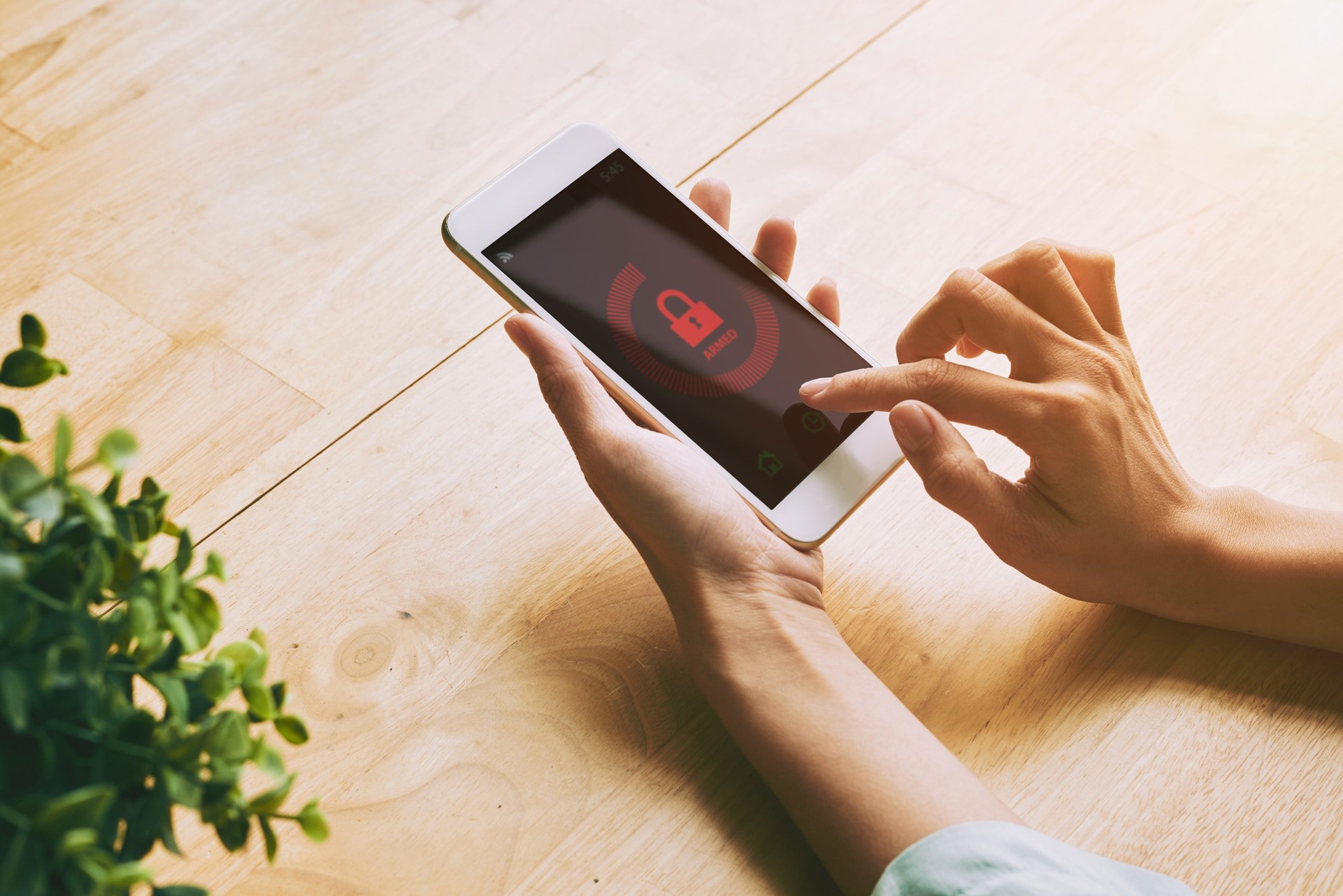 Google remove 9 apps acusados de roubarem login de usuários do Facebook. Imagem:Dragon Images/iStock Photos