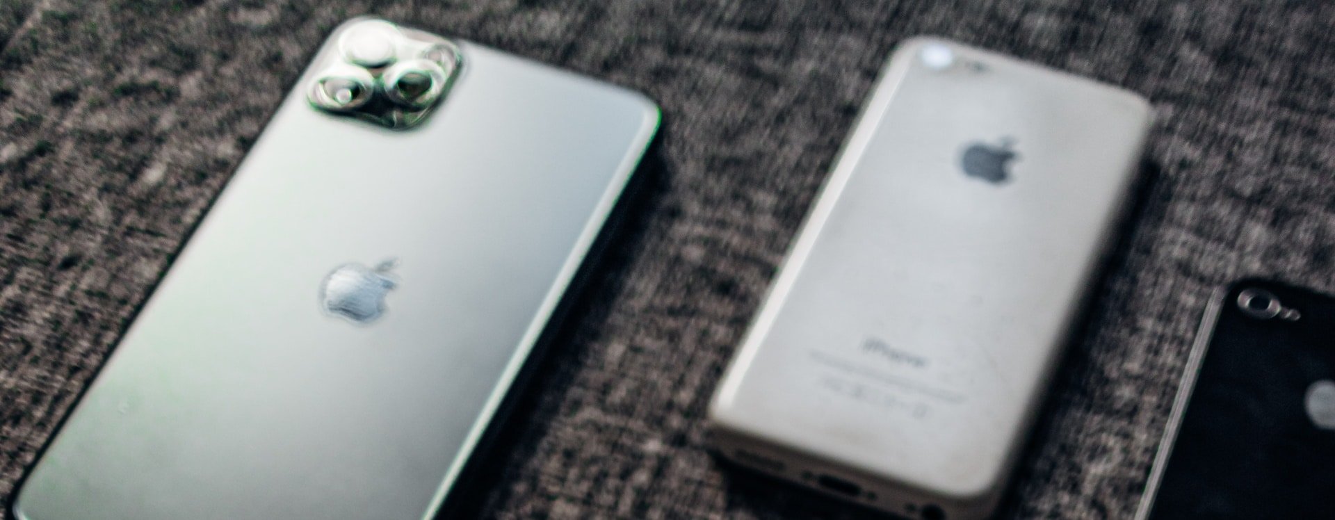 Imagem mostra iphone genérico, que pode ser fabricado em titânio em 2022