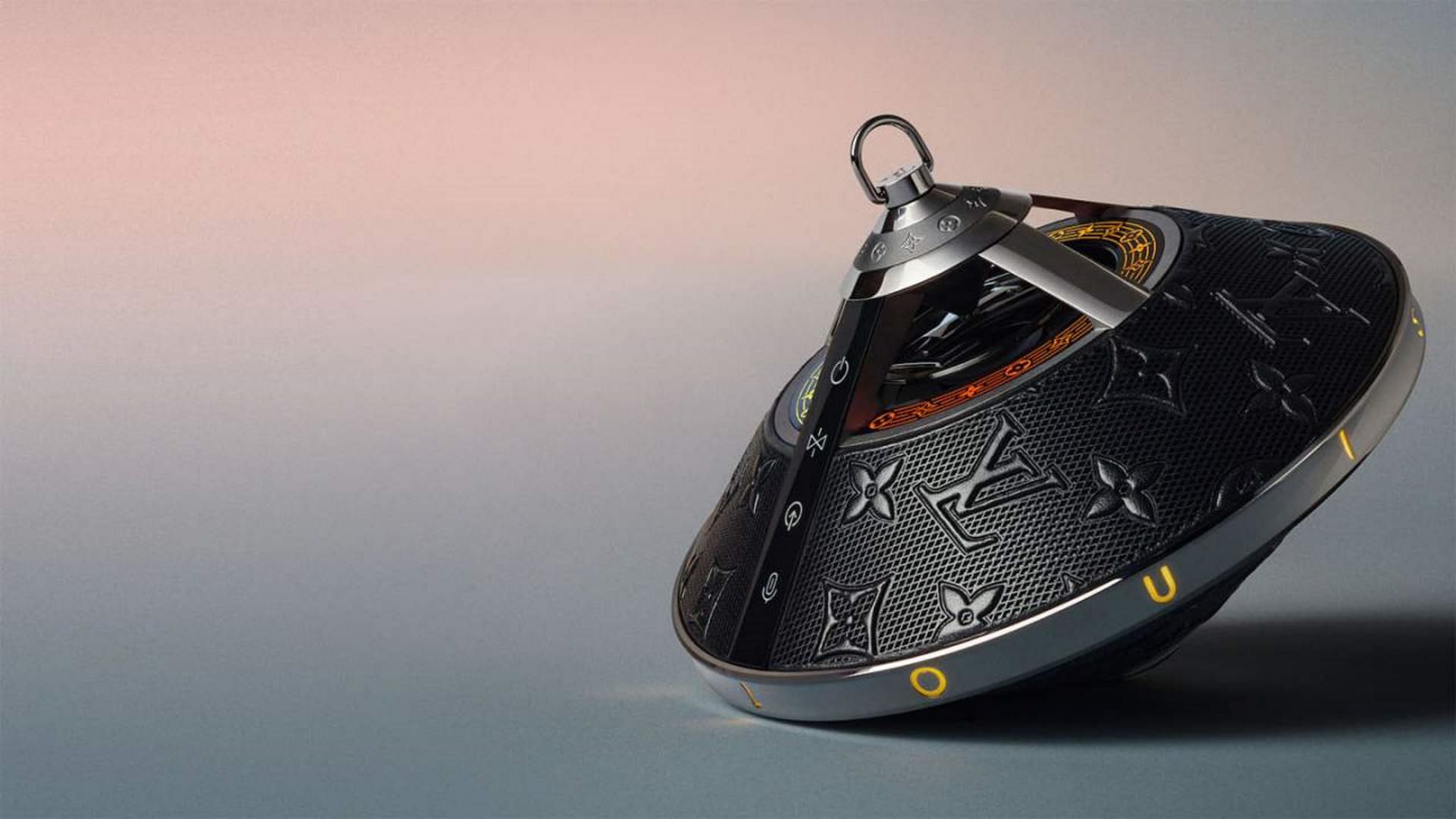 Imagem mostra detalhes da caixa de som Bluetooth da Louis Vuitton, que custa quase R$ 15 mil