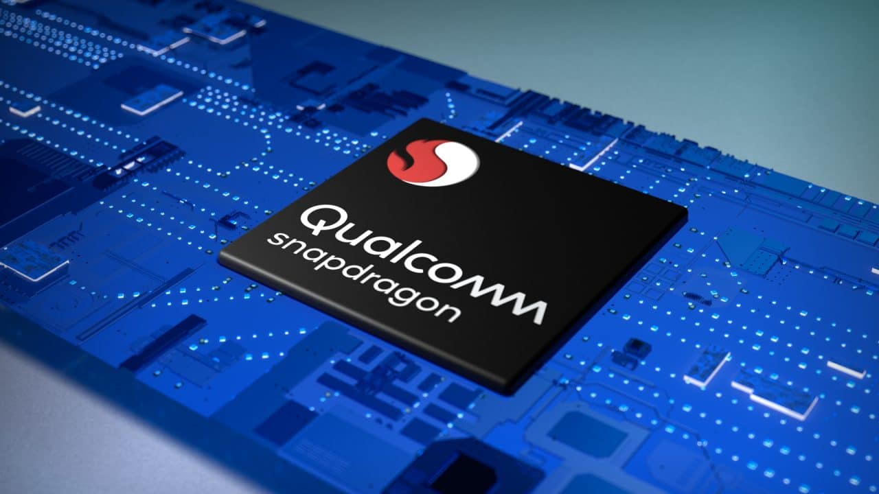 Imagem mostra um chip Snapdragon da Qualcomm, cuja versão a ser lançada pode estar no Redmi K50