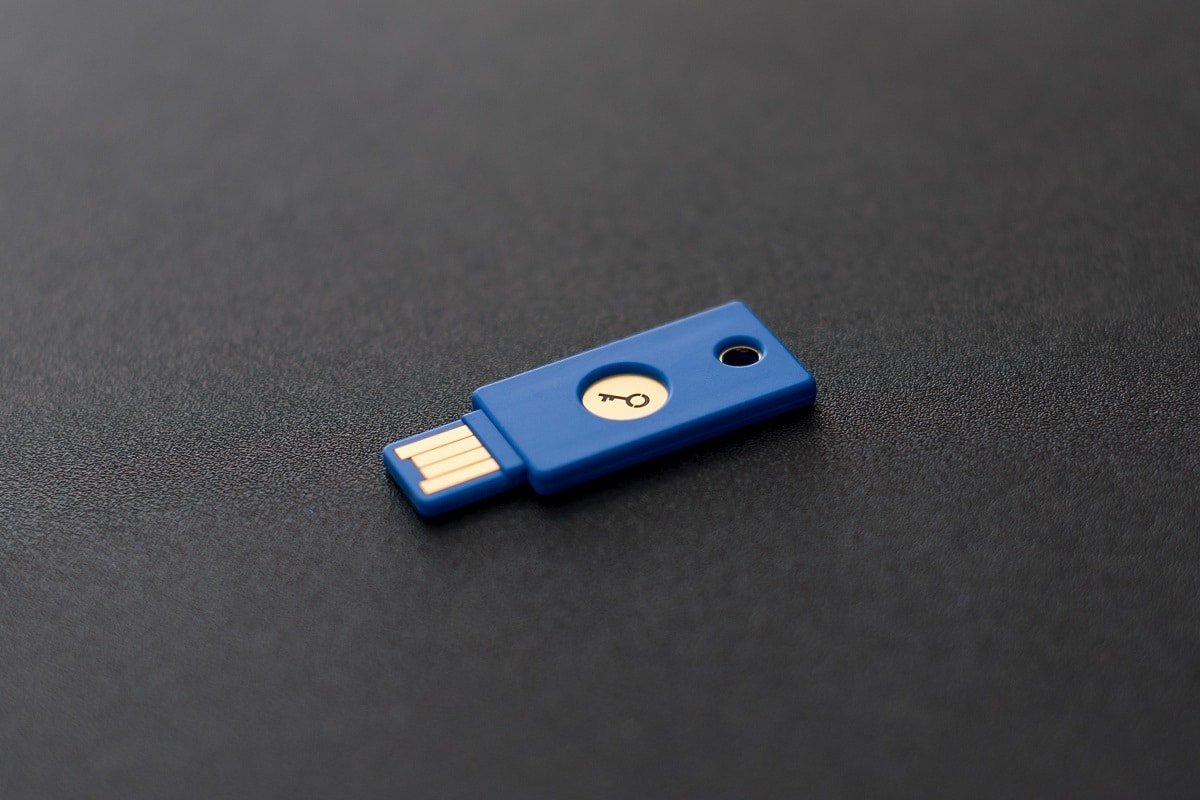 Chave física de segurança USB