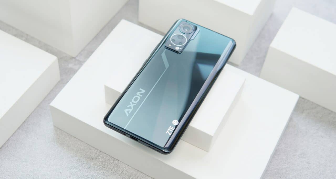 Imagem mostra ZTE Axon 30, que vazou em vídeos hoje