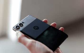 Motorola testa novo conceito de celular com tela ‘enrolável’